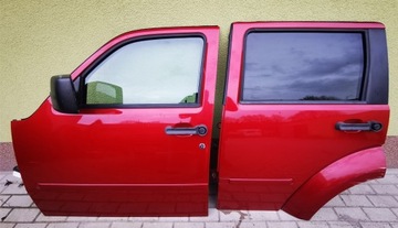 Dodge nitro двері ліві зад комплектні демонтаж фото №1