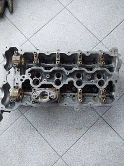 Bmw f01 f02 4.4b головка правая 7573936 фото №1