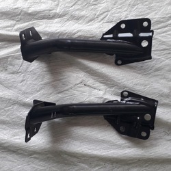 Підсилювач стійка b ліві audi tt 8n8880265 фото №1