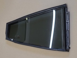 Скло двері лівий зад задня toyota verso 68189-0f01 43r-00101 оригінальний номер темне фото №1