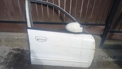 Daewoo nubira двері праві перед білий цілі фото №1