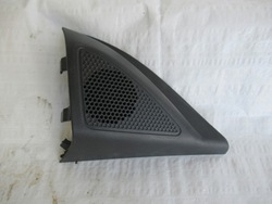 Opel grandland трикутник динамік заглушка фото №1