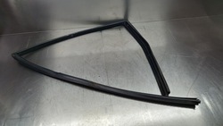 Прокладка двері лівий зад volvo xc70 ii v70 iii фото №1