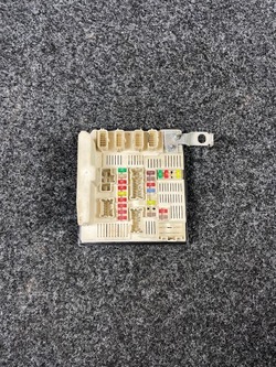 Renault kangoo ii 1.5 dci модуль usm-x61 n3 8201044235 b фото №1