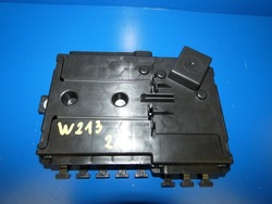 Mercedes e клас w213 коробка запобіжників фото №1