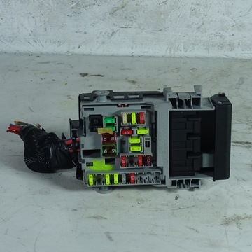 Opel insignia a коробка предохранителей 13222786 фото №1