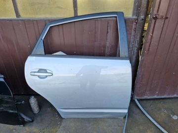 Toyota prius ii 2 двері правий зад задні фото №1