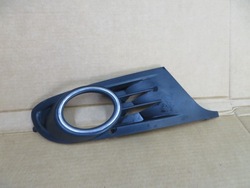 Решётка бампера заглушка рамка галоген правая vw golf vi 1k9853666 фото №1