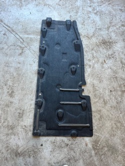 Audi a8 d4 защита шасси 4h0825205b фото №1