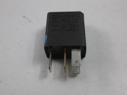 Opel corsa c реле модуль 24435922 702,20 фото №1