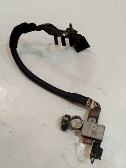 Клема мінусова vw passat b8 5q0915181g фото №1