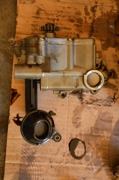 Vw passat b6 1.8tsi bzb насос масла 06j115106ab фото №1