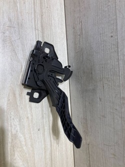 Замок капота 656011272r renault фото №1