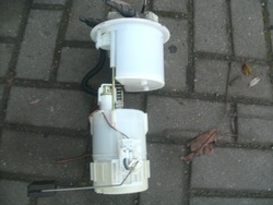 Насос пального корзина toyota aygo peugeot 107 комплект фото №1