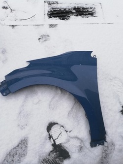 Крило лівий переднє toyota yaris iv 20- фото №1