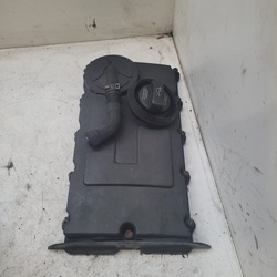 Крышка клапанов двигателя audi 2.0 tdi фото №1