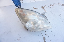 Лампа праві перед toyota corolla verso i фото №1