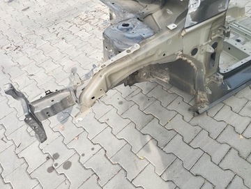 Peugeot 308 ii рестайлінг t9 2018 чверть лонжерон ліва перед передня фото №1