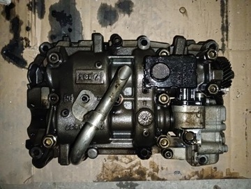 Насос масляная vw audi skoda 2.0 tdi | 03l103537 фото №1