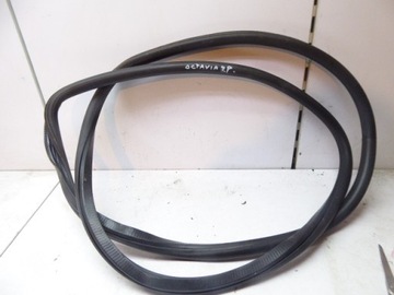 Octavia ii 1z 04-08 прокладка кузовная дверь зад правая универсал 5d фото №1