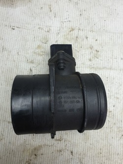 Расходомер воздуха audi a4 b7 2.0tdi фото №1