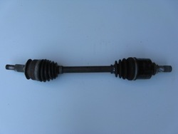 Піввісь лівий перед suzuki kizashi 2.4 фото №1