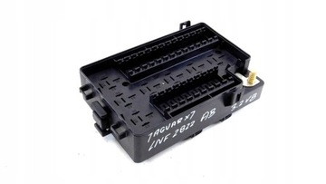 R/19 jaguar xj коробка запобіжників lnf2822ab фото №1