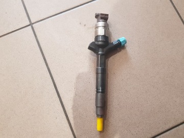 Форсунка інжектор toyota 2.0 d4d 23670-0g040 фото №1