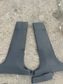 Захист обшивка стійка середнього права kia sportage iv 4 85846-f1000 фото №1