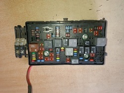 Opel insignia a універсал коробка запобіжників 13255300 фото №1