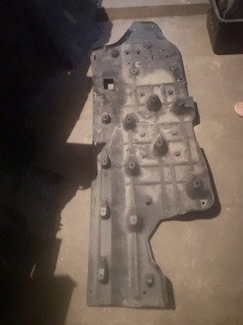 Maserati levante захист шасі ліва 670032422dx фото №1