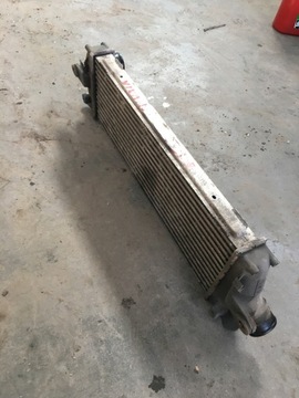 Vivaro trafic 2.5 интеркулер 8200411160c фото №1