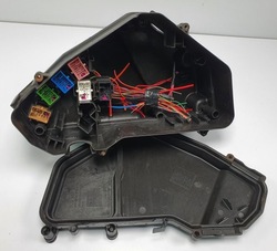 Кришка корпус коробка запобіжників porsche cayenne 7l0937576b фото №1