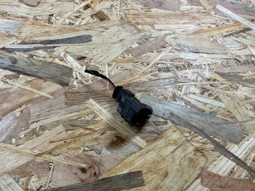 Датчик удару штекер opel crossland citroen c3 aircross 9811536180 фото №1