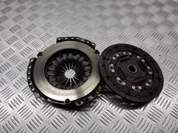 Притиск зчеплення диск vw polo 9n 1.4 фото №1