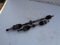 Полуось правые перед toyota auris 2 ii 1.8 hyb фото №1