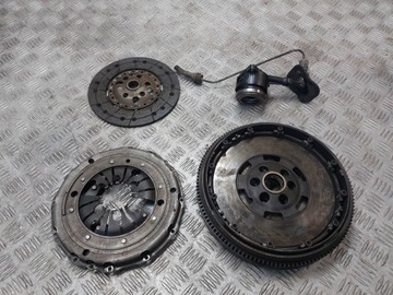 Колесо двухмассовый диск прижим volkswagen sharan mk1 1.9 tdi 028105264b фото №1