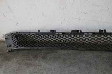 Решітка заглушка середня перед mercedes w213 e-klasa рестайлінг 2019- фото №1