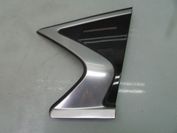 Q30 16r планка правая задняя правые зад хром защита фото №1