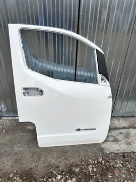 Дверь передние правые nissan nv200 фото №1