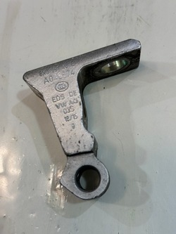 Петля дверь левый skoda superb iii 3v 8x0831403e фото №1