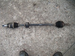 Toyota yaris i 1 02-06 1.0 b піввісь права довга фото №1