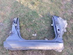 Поріг правий виріз стійка peugeot 108 citroen c1 ii aygo 14- фото №1