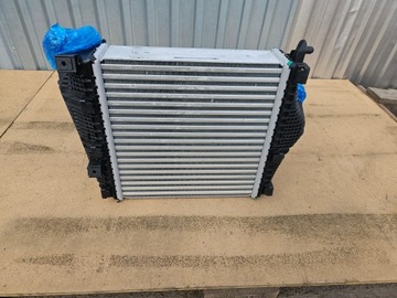 Audi q7 q8 радиаторов интеркулер правая новая фото №1