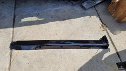 Накладка порога поріг nissan sunny rh 7685261y00 фото №1