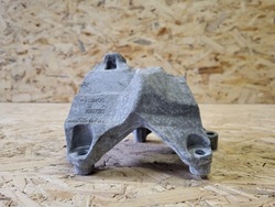 4m0199307be кронштейн левая лапи двигателя audi q7 sq7 фото №1