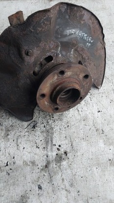 Поворотна опора права ступиця перед 1.9 tdi vw transporter t5 03- r. фото №1