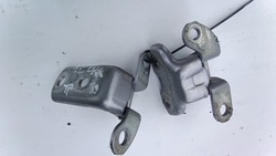 Петлі двері праві зад комплект toyota c-hr chr фото №1