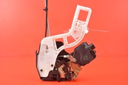 Замок двері лівий зад задній 8814010-1f010 kia sportage 2 ii 04-08 фото №1