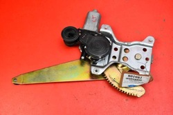 Подъемник стекла левый зад 85710-13040 toyota corolla verso 1 i 01-06 фото №1